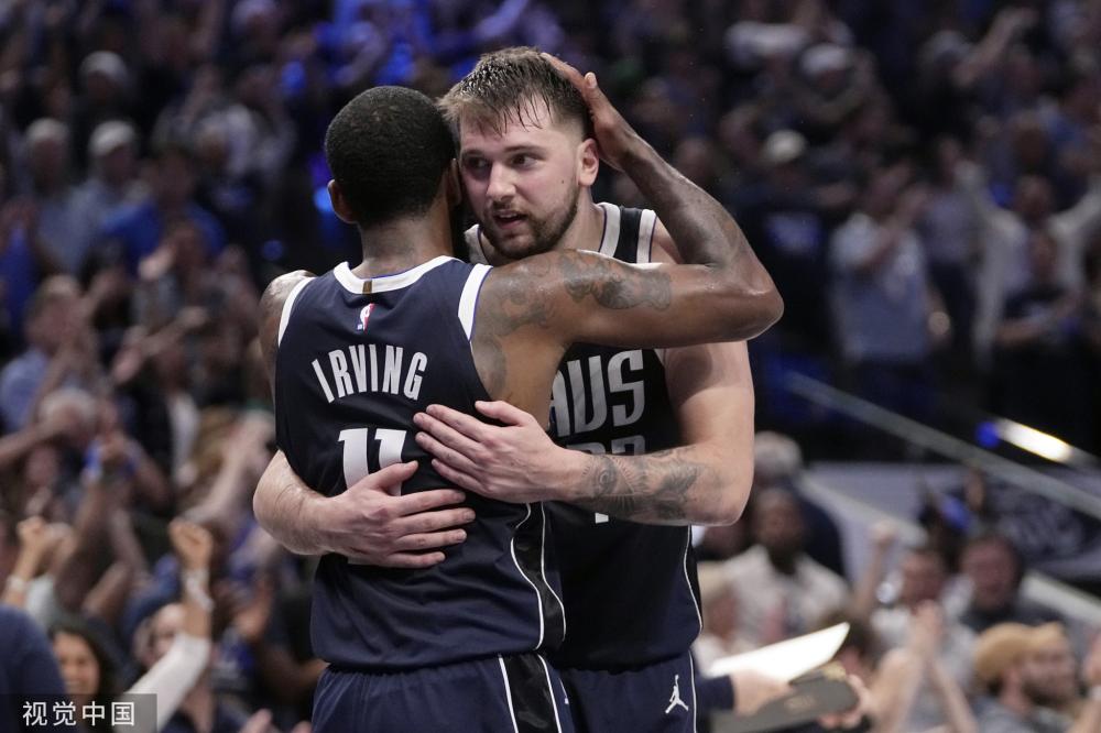 及她对全队 及她对全队