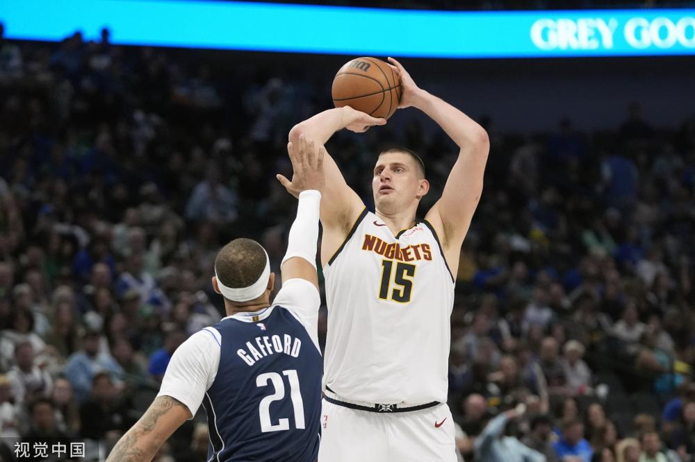 对年轻球员 对年轻球员