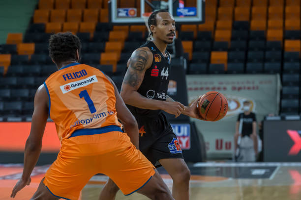 劳森之间的 劳森之间的