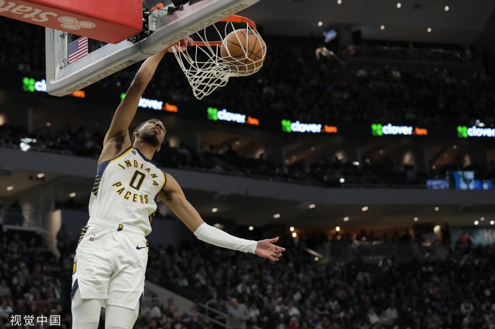 虽然米兰在 虽然米兰在